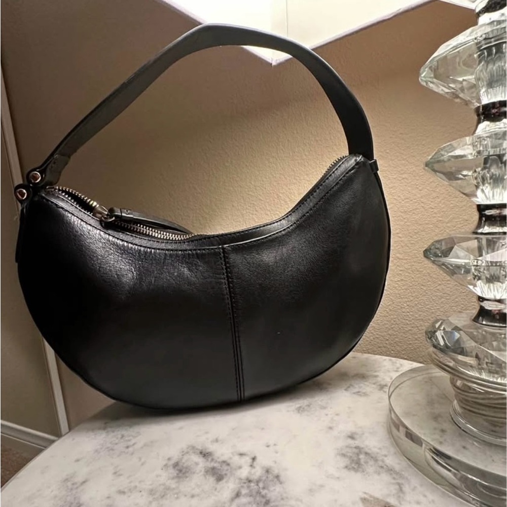 & OTHER STORIES

Small Rounded Leather Handbag